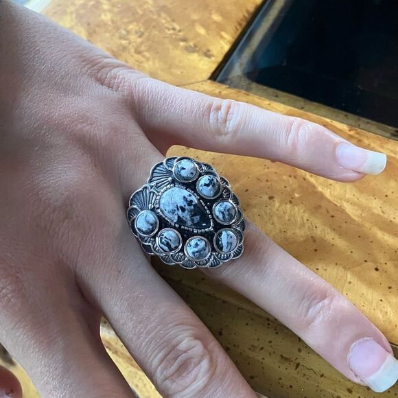 Genuine White Buffalo Sterling Silver Cocktail Ring Size 7 - Picture 4 of 9